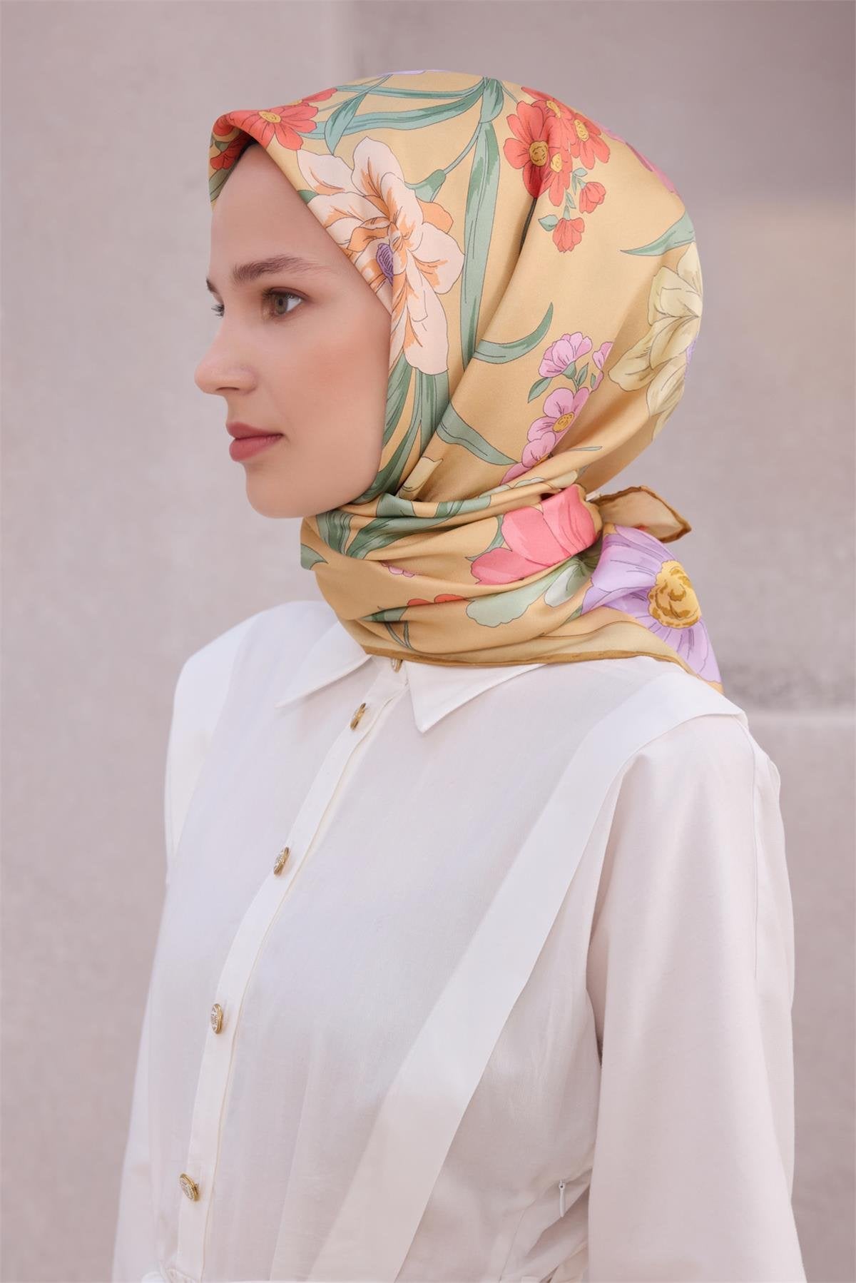 BELLİ ÇİÇEK DESEN İPEK EŞARP