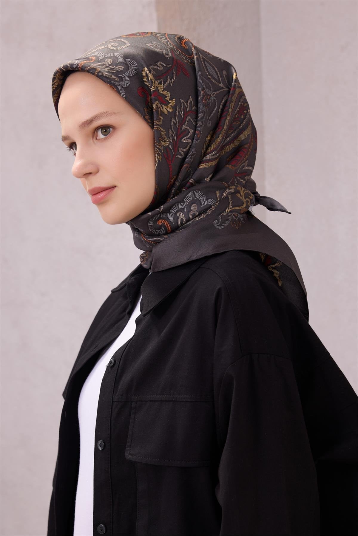 BELLİ ÇİÇEK DESEN İPEK EŞARP