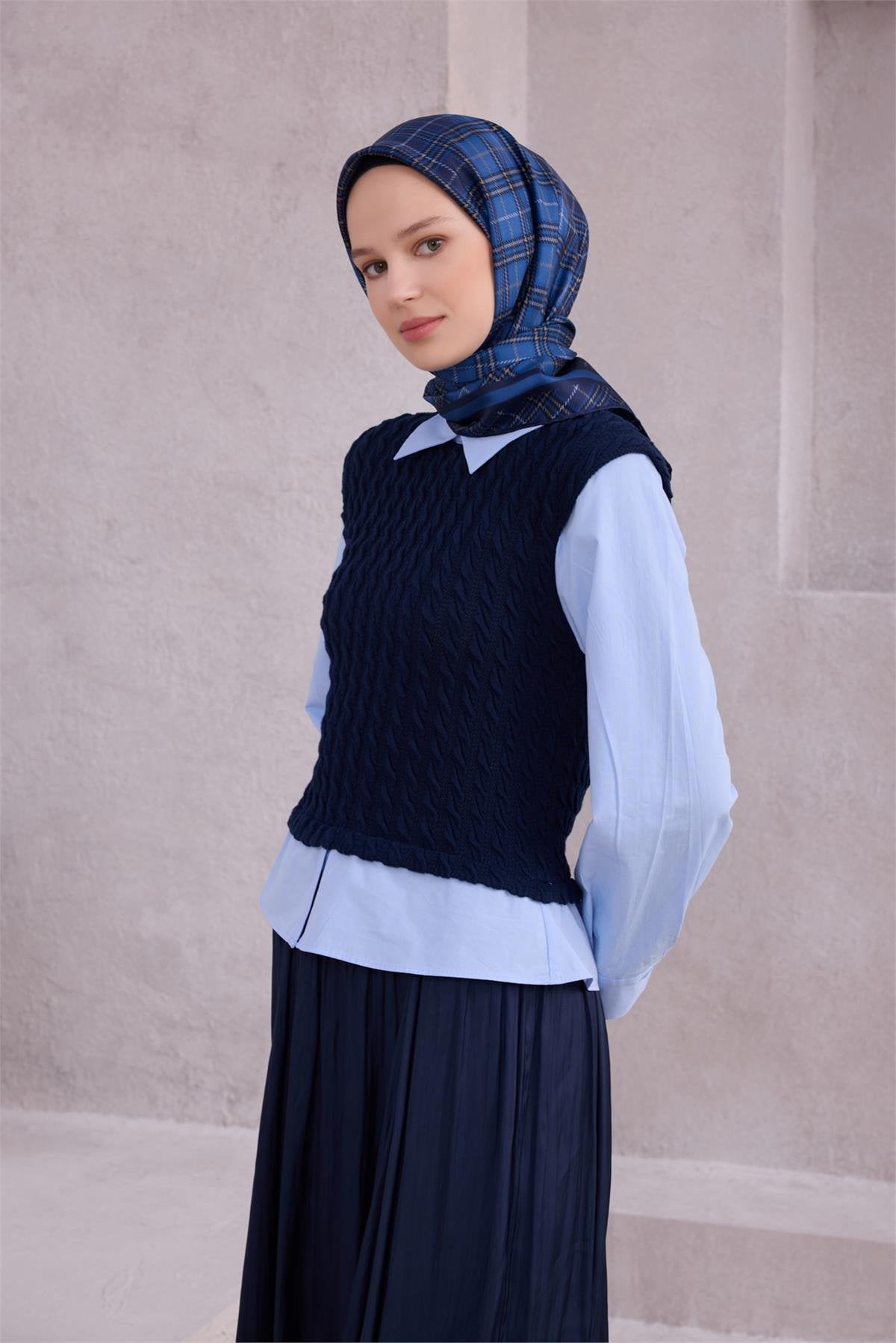 BELLİ EKOSE DESEN İPEK EŞARP