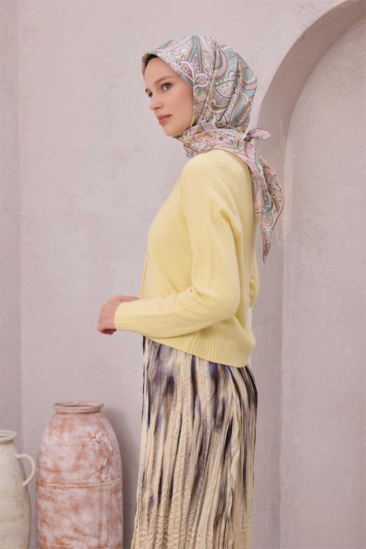 BELLİ ETNİK DESEN İPEK EŞARP