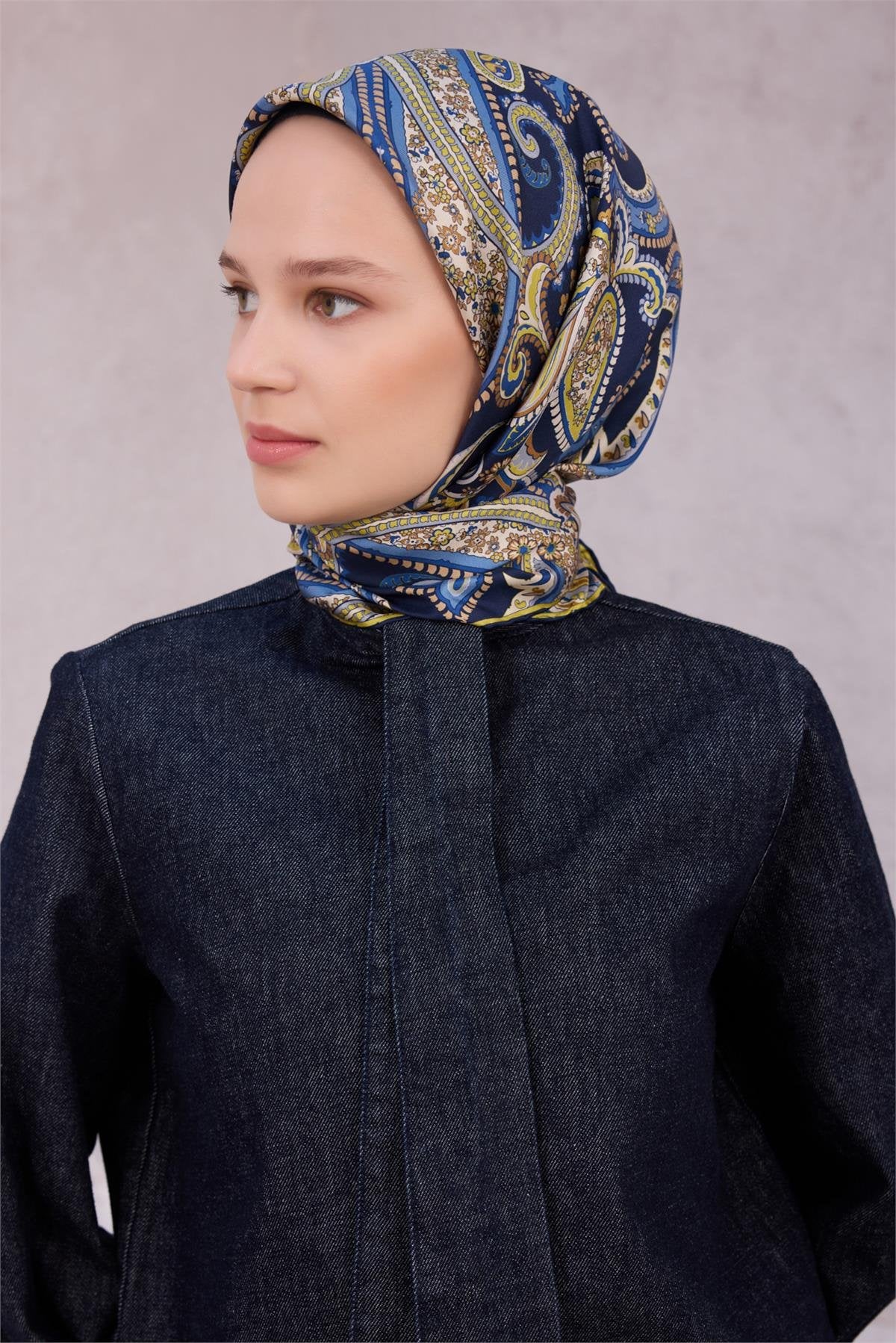 BELLİ ETNİK DESEN İPEK EŞARP