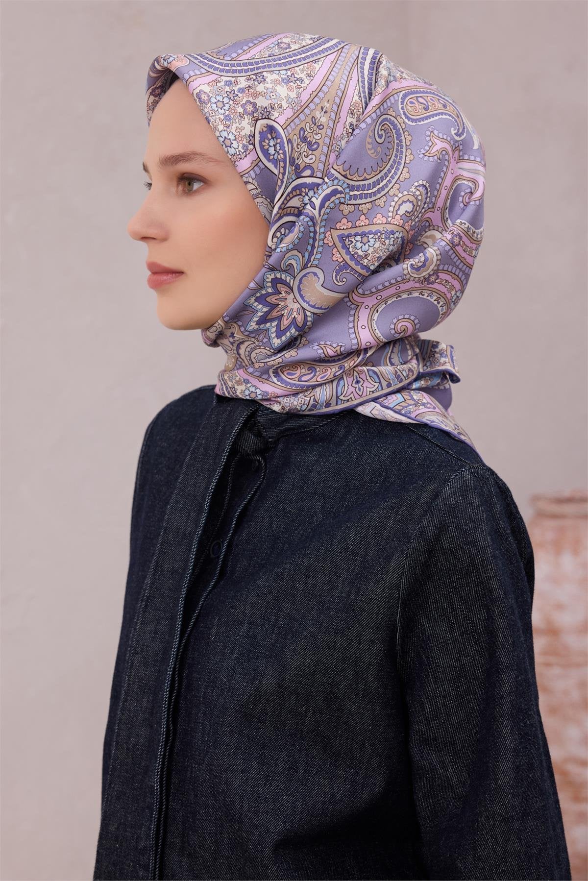 BELLİ ETNİK DESEN İPEK EŞARP