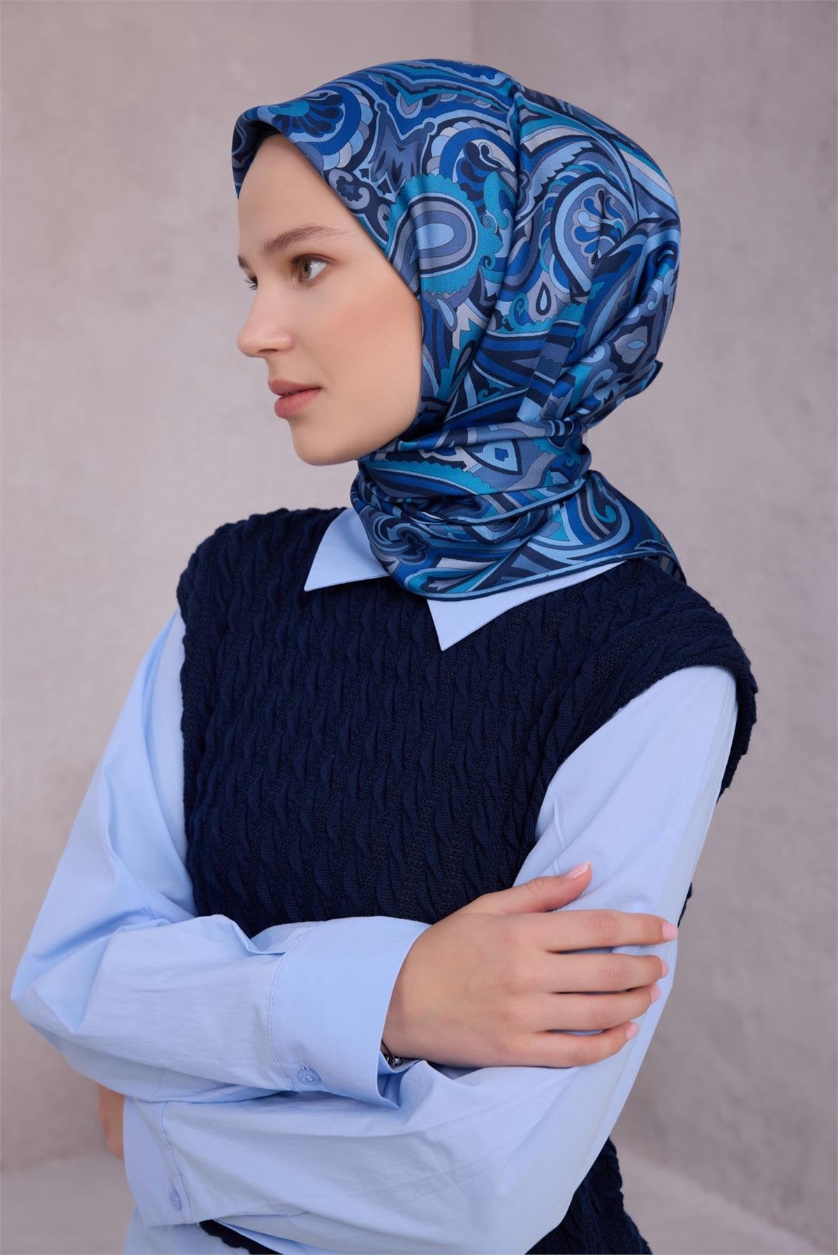 BELLİ ETNİK DESEN İPEK EŞARP