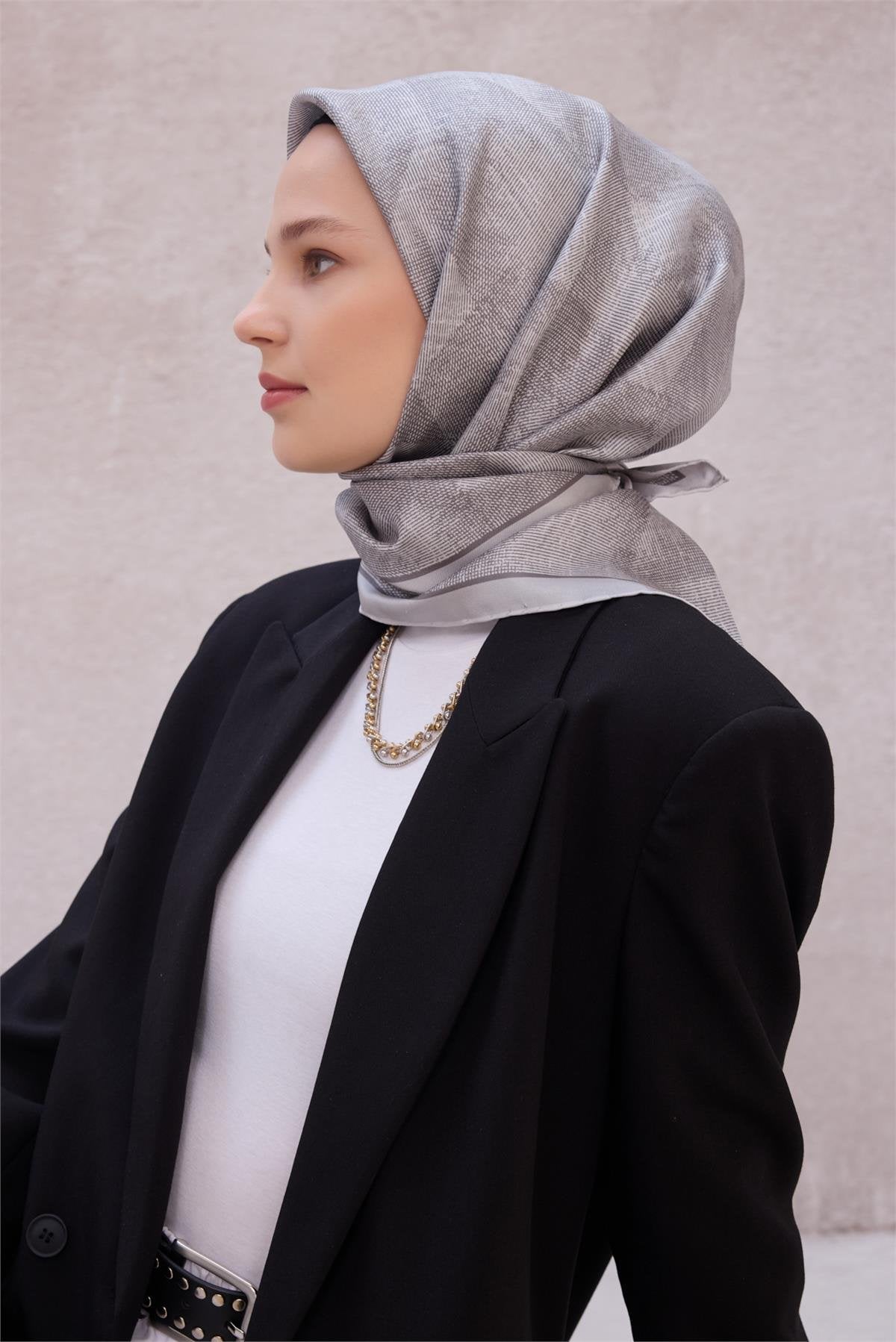 BELLİ GEOMETRİK DESEN İPEK EŞARP