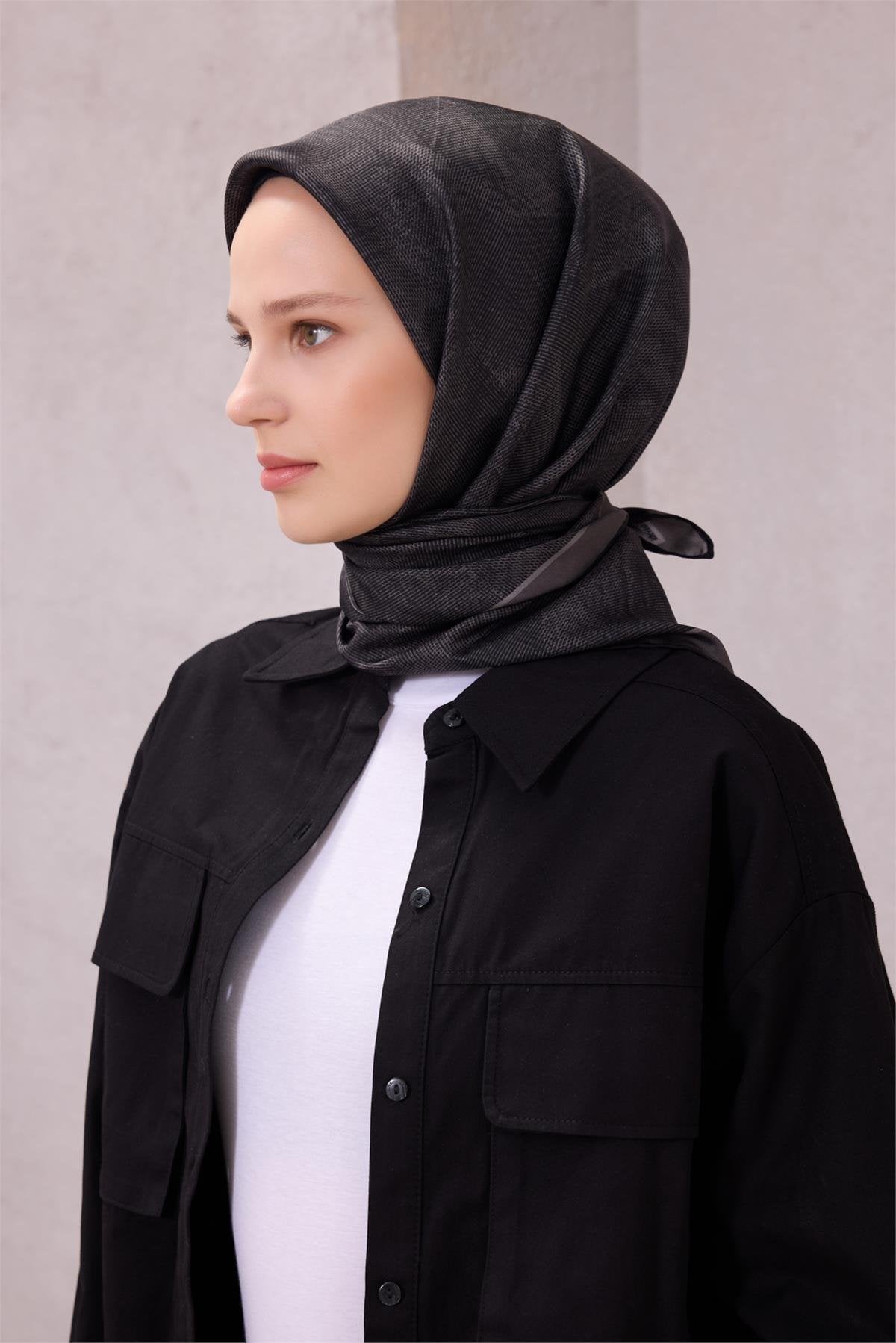 BELLİ GEOMETRİK DESEN İPEK EŞARP