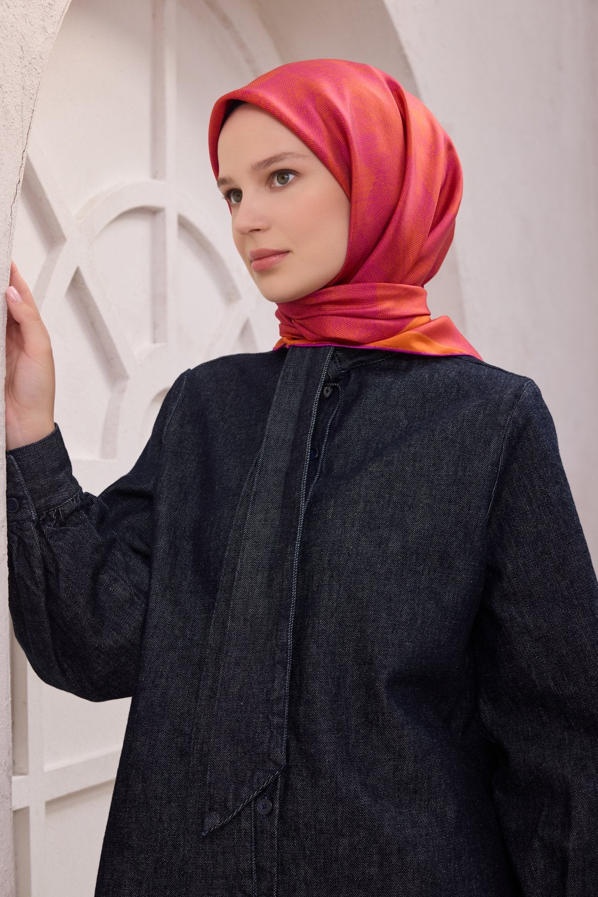 BELLİ GEOMETRİK DESEN İPEK EŞARP