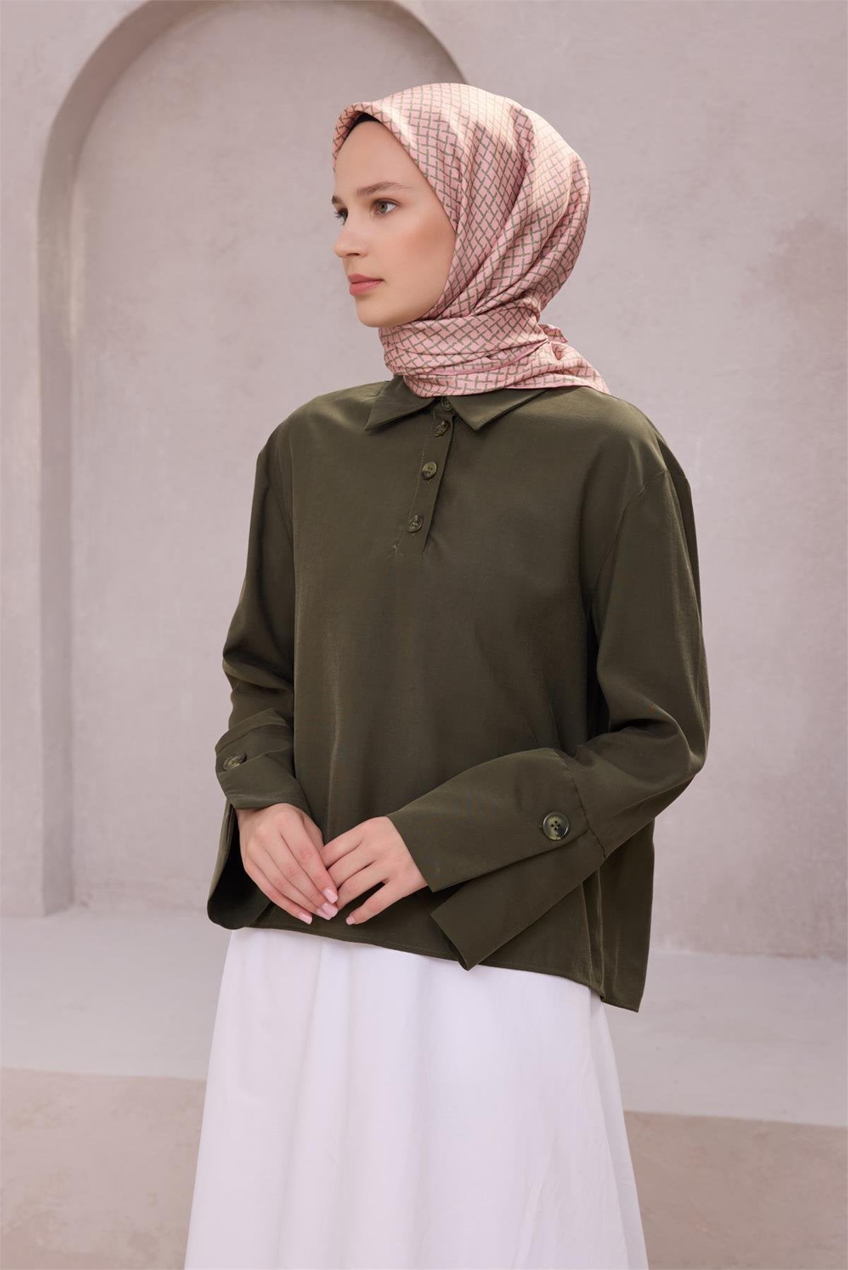 BELLİ GEOMETRİK DESEN İPEK EŞARP