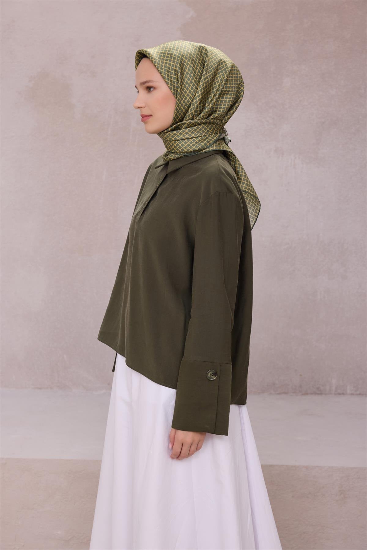 BELLİ GEOMETRİK DESEN İPEK EŞARP