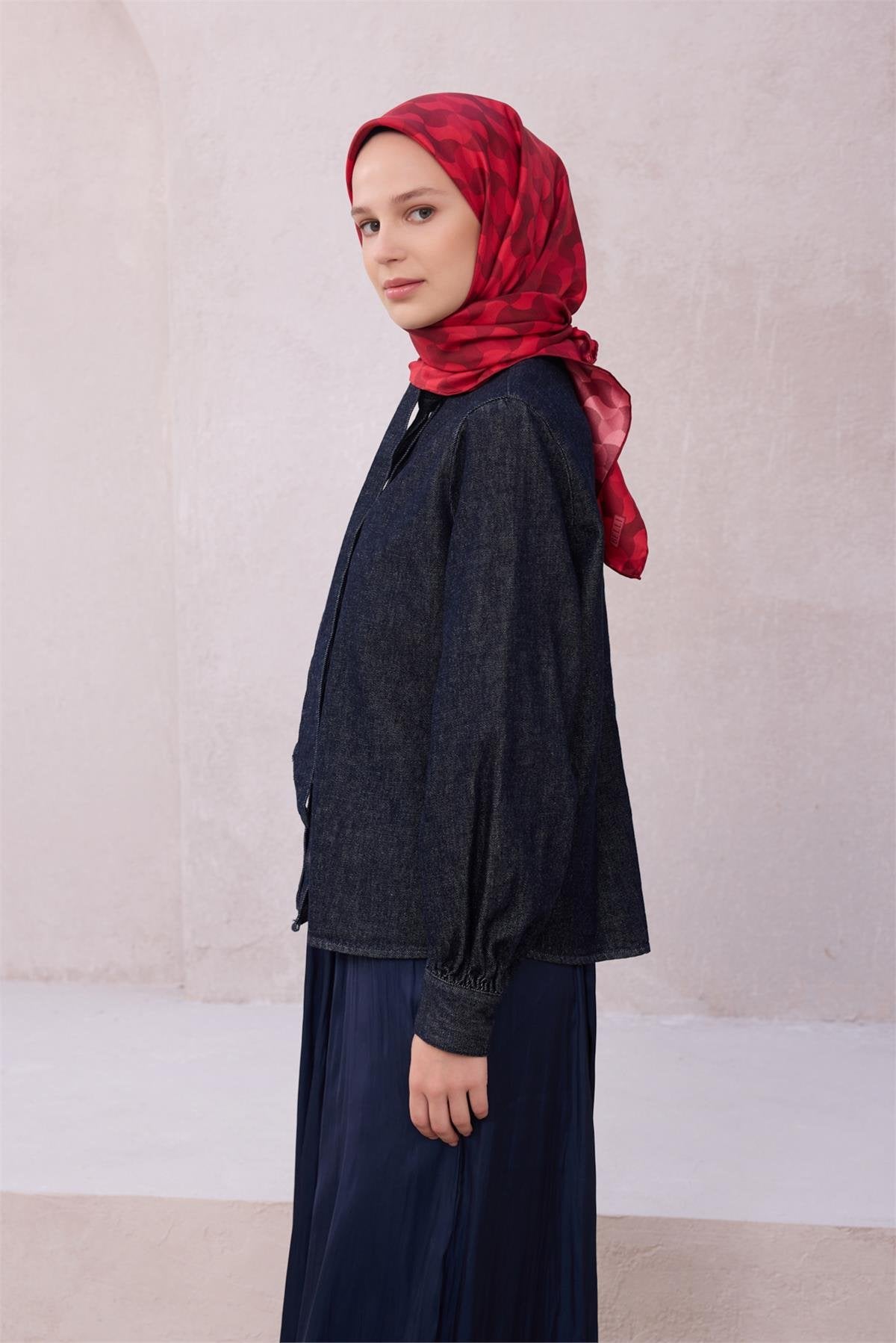 BELLİ GEOMETRİK DESEN İPEK EŞARP