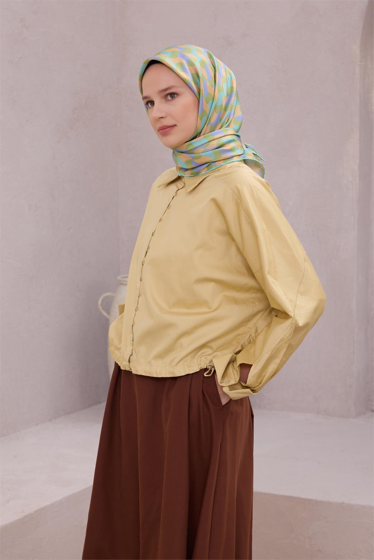 BELLİ GEOMETRİK DESEN İPEK EŞARP