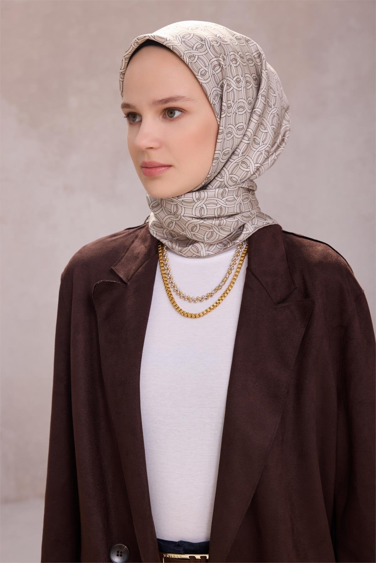 BELLİ GEOMETRİK DESEN İPEK EŞARP