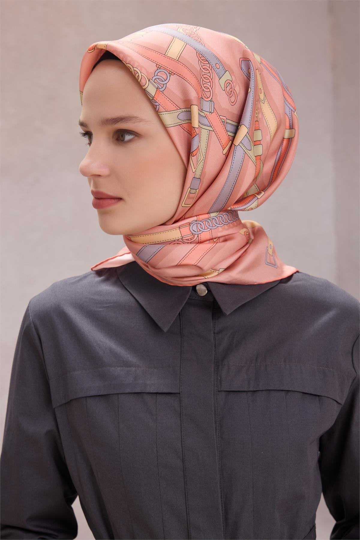 BELLİ KEMER DESEN İPEK EŞARP