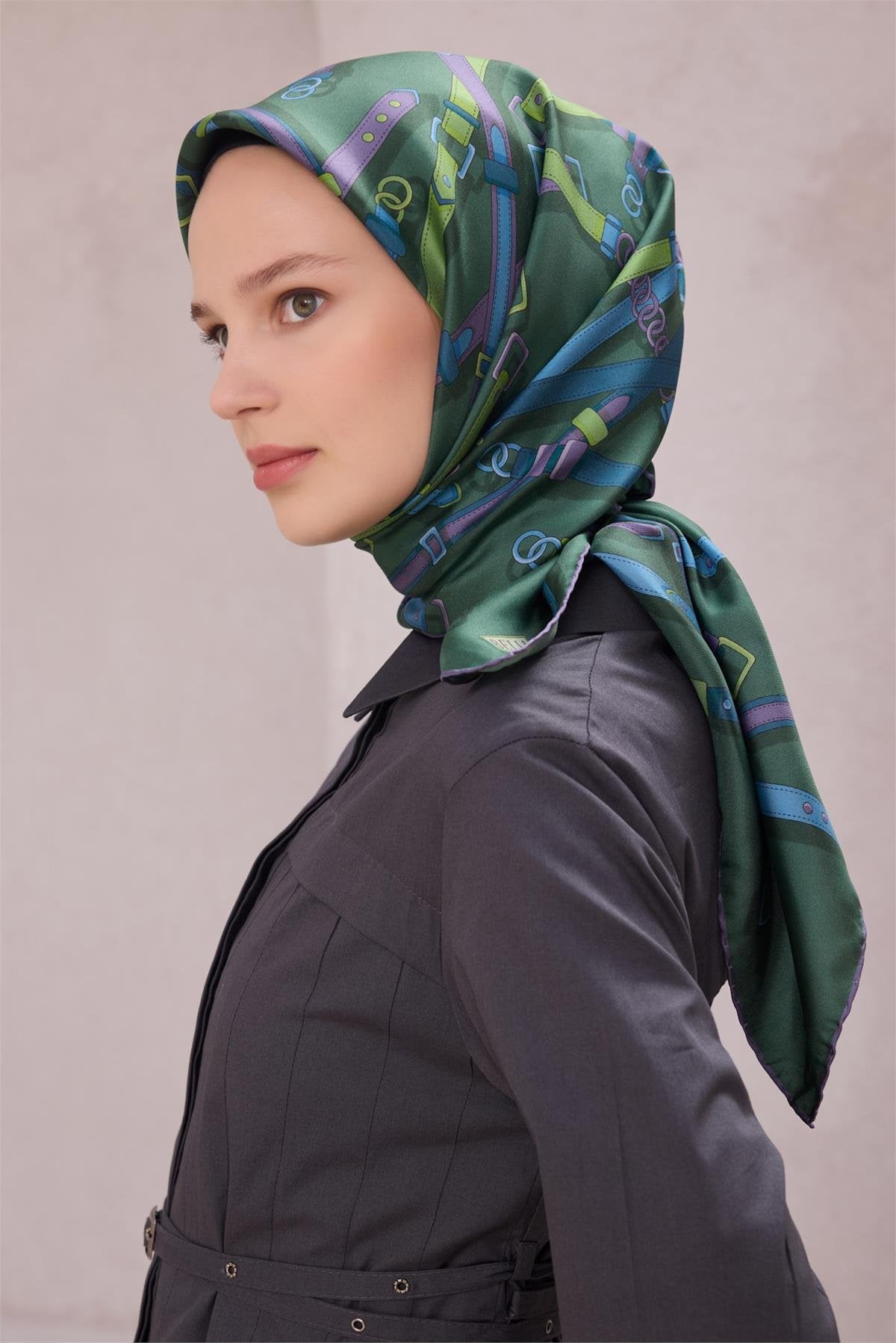 BELLİ KEMER DESEN İPEK EŞARP