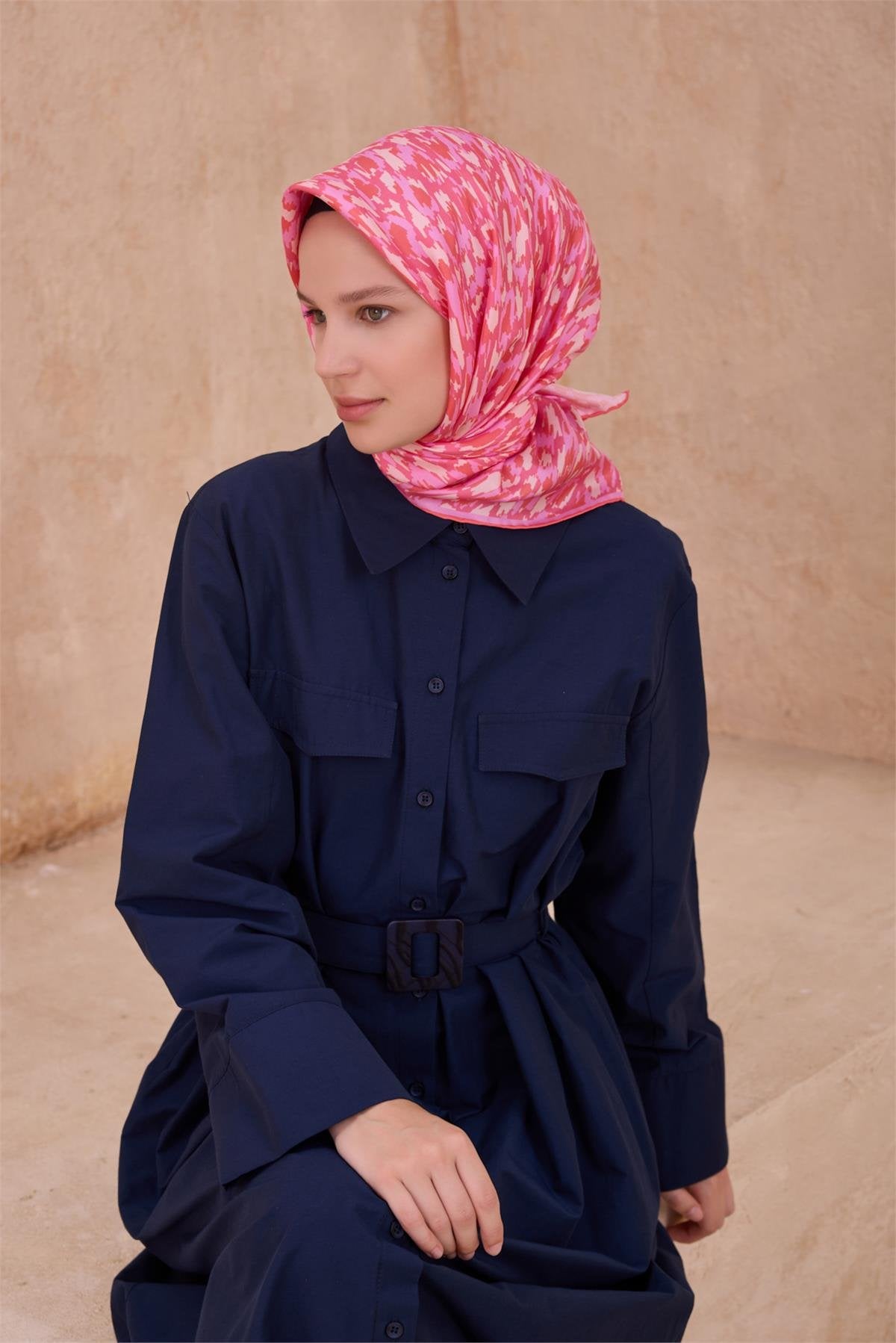 BELLİ LEOPAR DESEN İPEK EŞARP