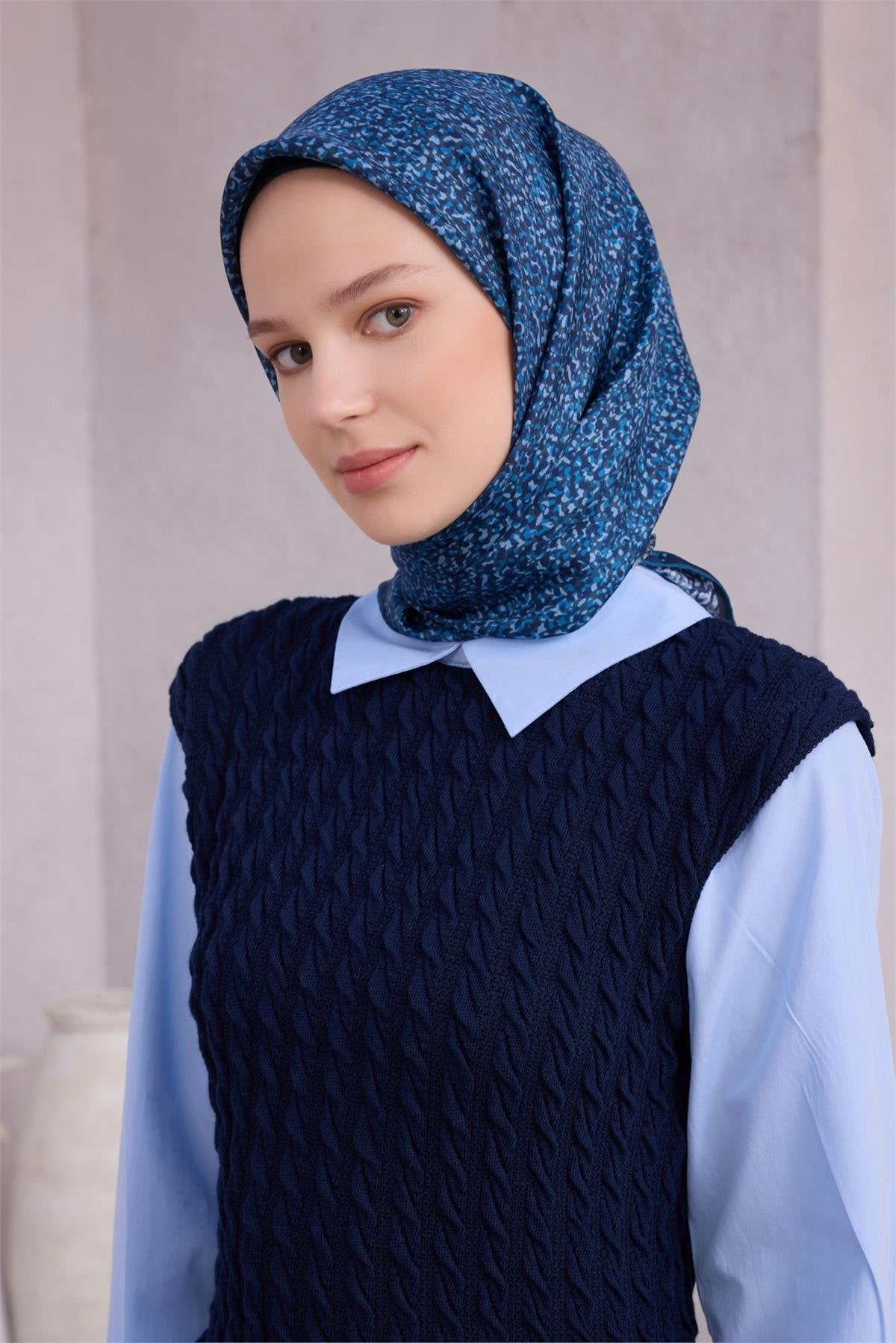 BELLİ LEOPAR DESEN İPEK EŞARP