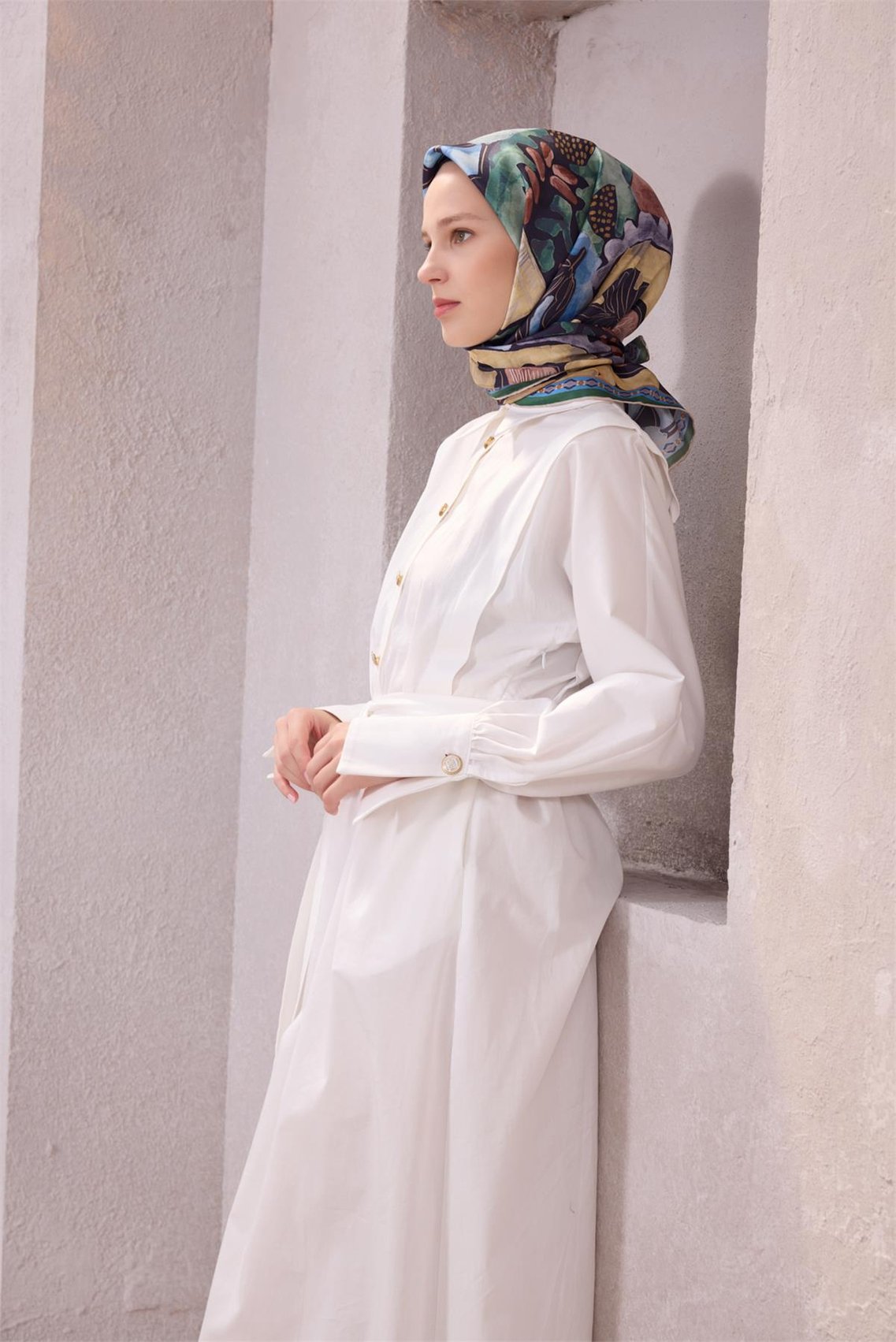 BELLİ OBJE DESEN İPEK EŞARP