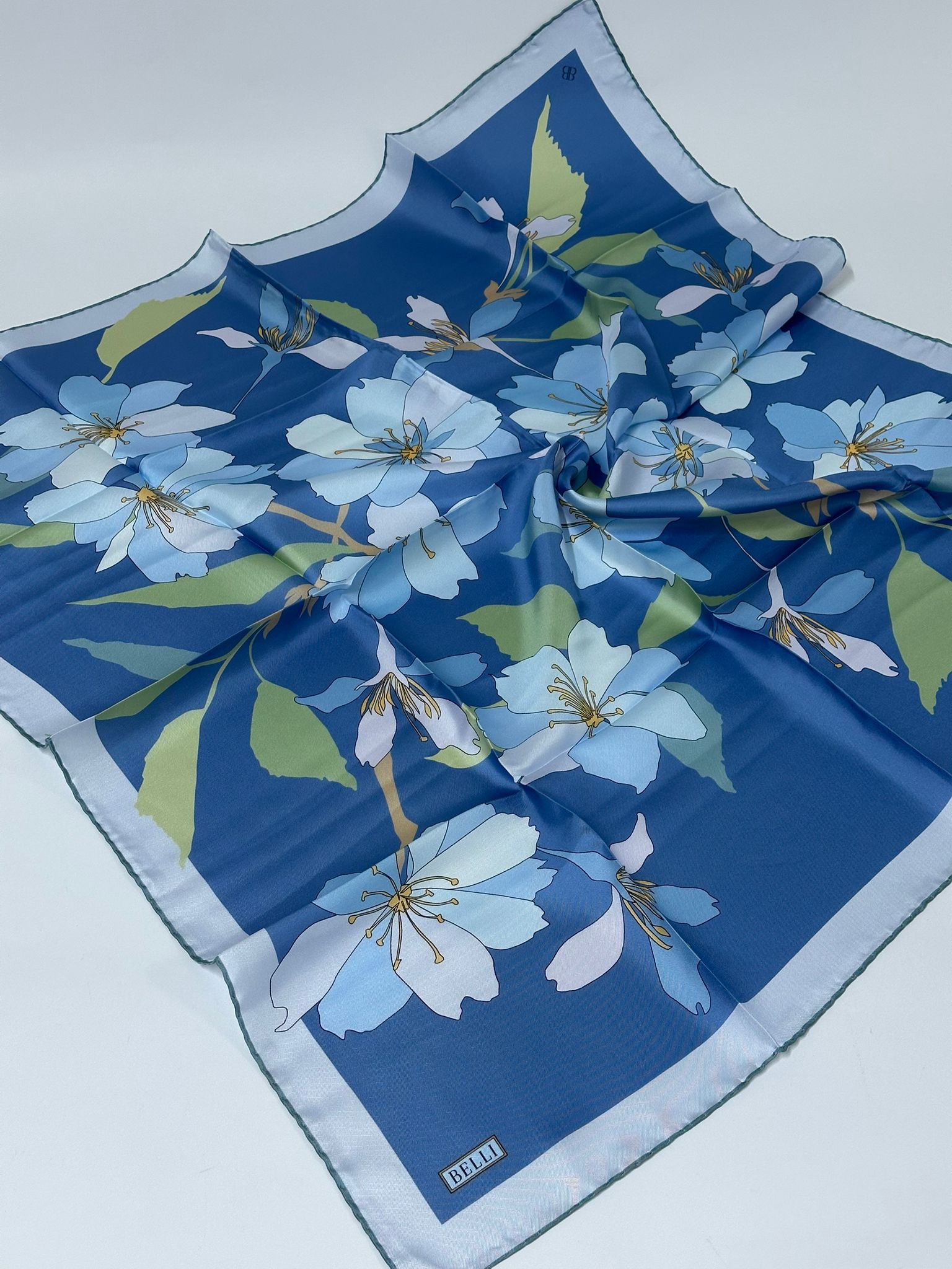 BELLİ ÇİÇEK DESEN İPEK EŞARP