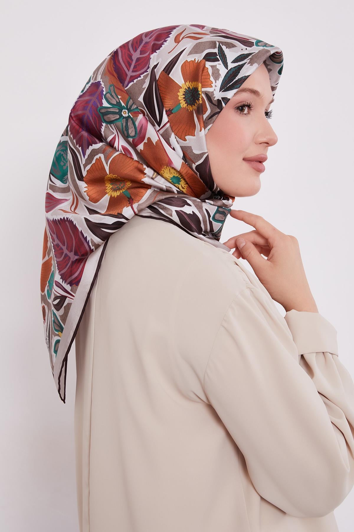 LEVİDOR PETUNYA DESEN İPEK EŞARP