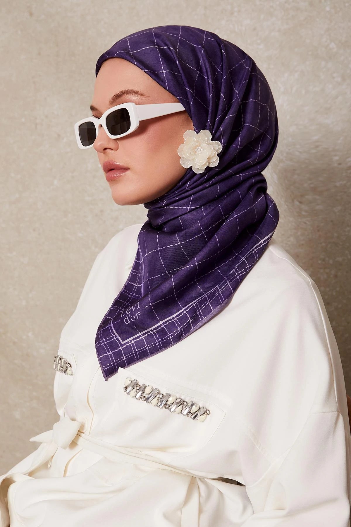 LEVİDOR KARE DESEN İPEK EŞARP