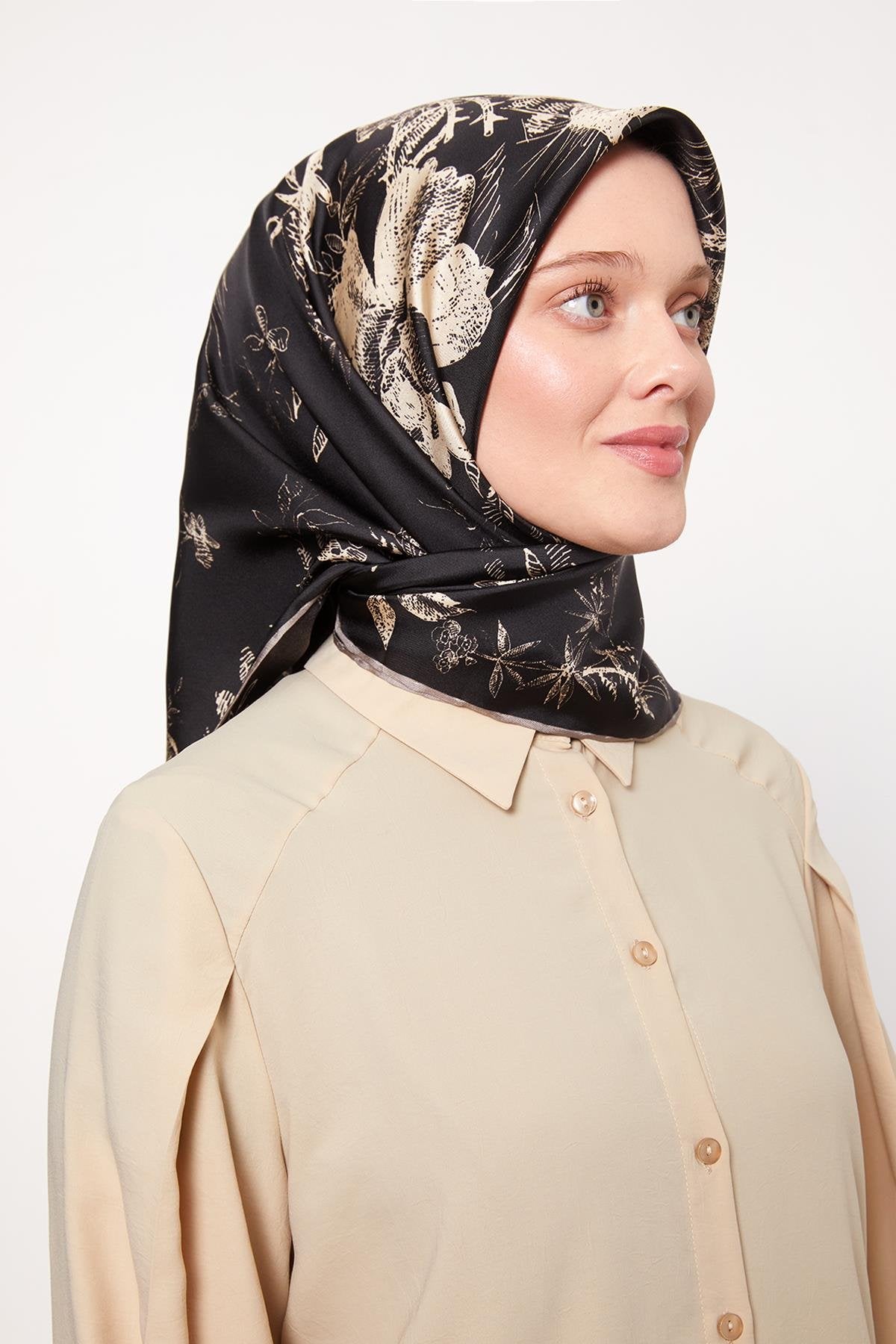 LEVİDOR SOYUT GÜL DESEN İPEK EŞARP