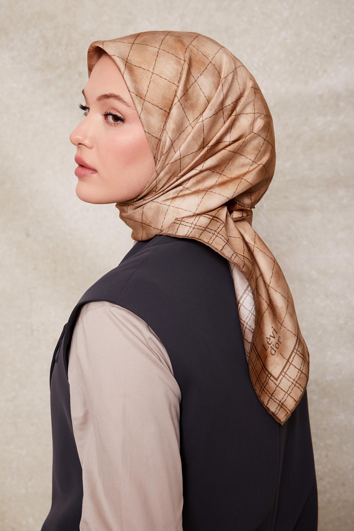 LEVİDOR KARE DESEN İPEK EŞARP